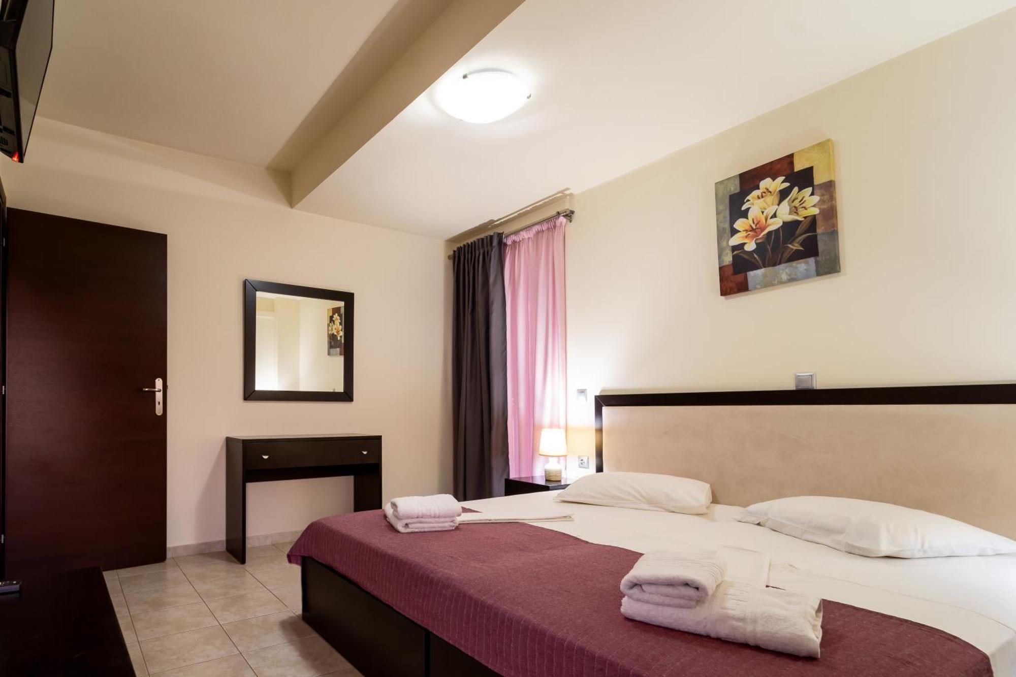 Golden Rose Suites Kolymbari Dış mekan fotoğraf