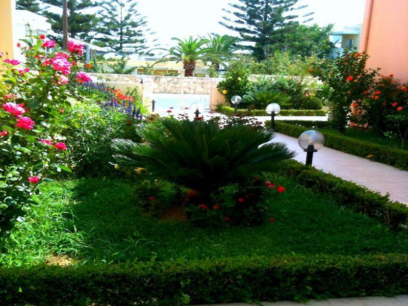 Golden Rose Suites Kolymbari Dış mekan fotoğraf